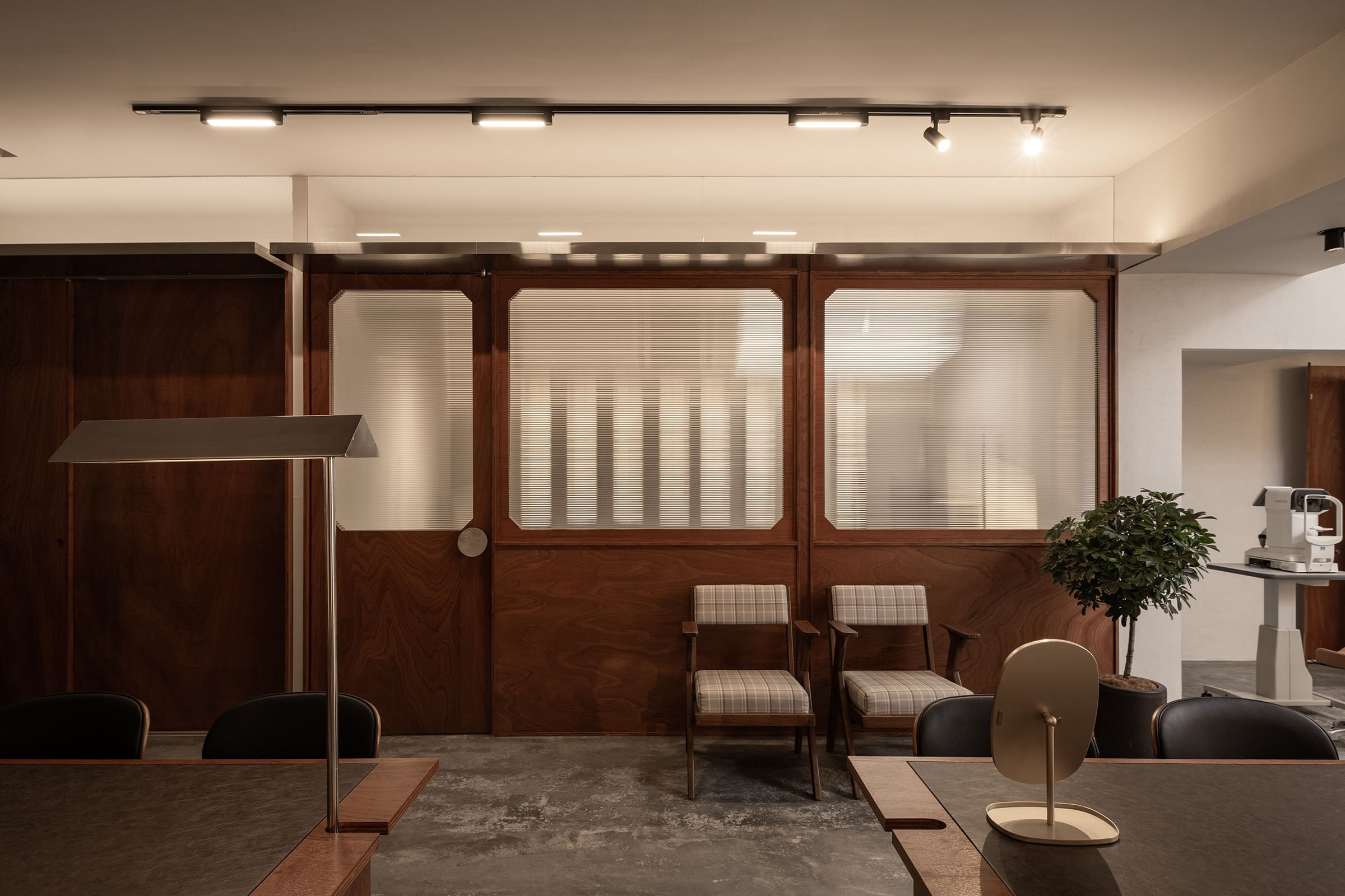 A Look Inside Maroon Optique — Design Anthology-16