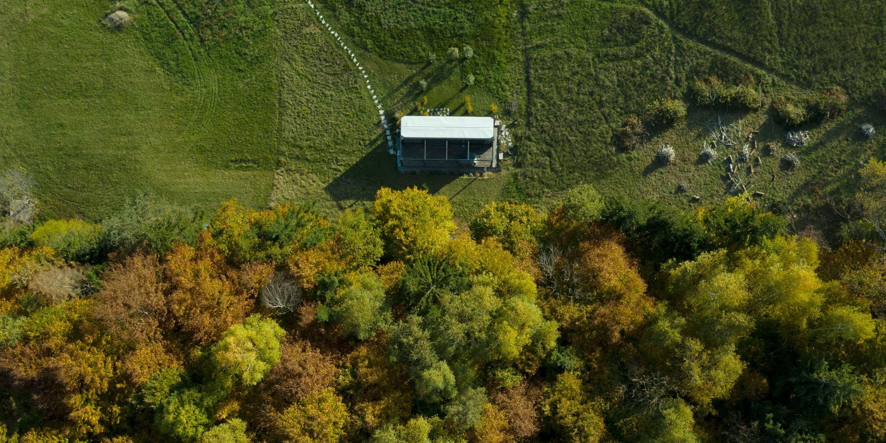 奥地利最小集装箱周末别墅设计亮点-15