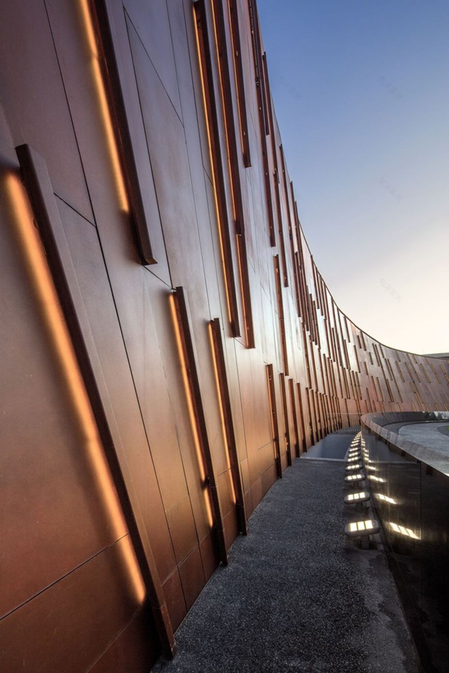 南京路和平纪念碑-29