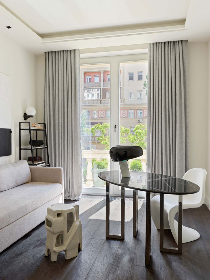 莫斯科斯大林式建筑中带时髦家具的明亮公寓(85 平方米)-12