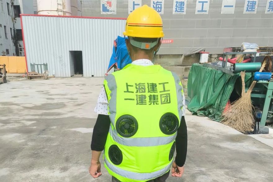 奋战当“夏”,不惧“烤”验!嘉里金陵东路项目064-01地块关键节点如期达成-35