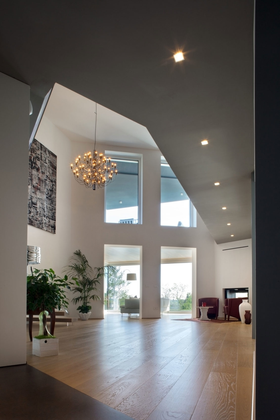 意大利乌迪内别墅现代改造,自然光与空间完美融合-14