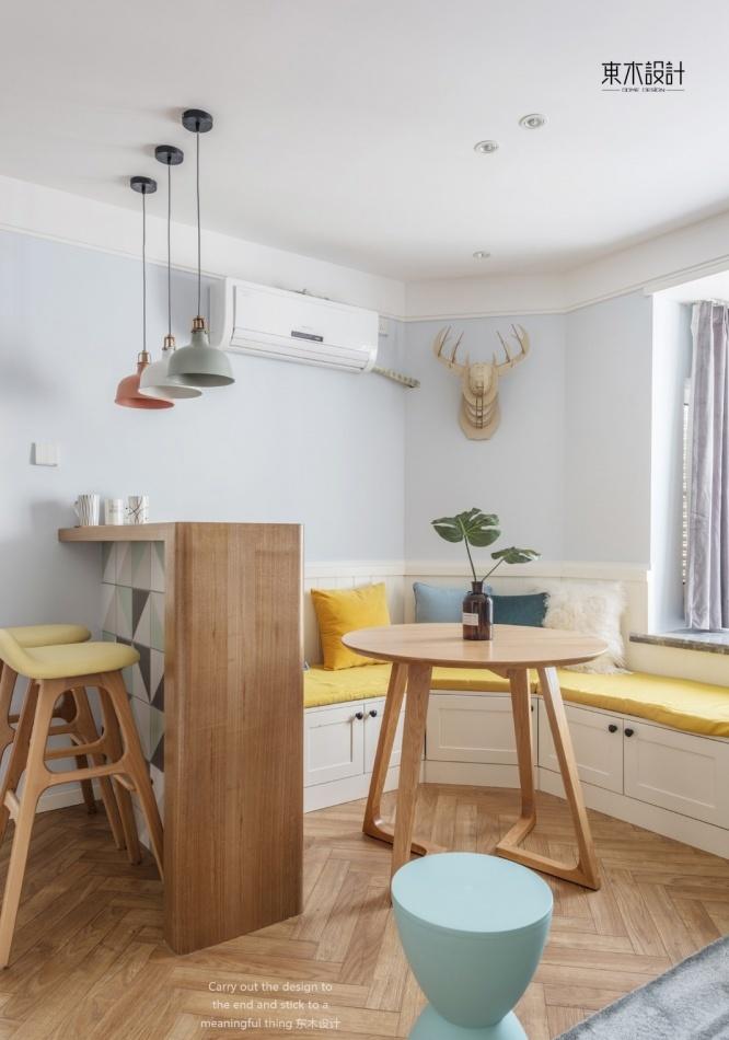 质感空间中的原木与时尚色彩碰撞-10