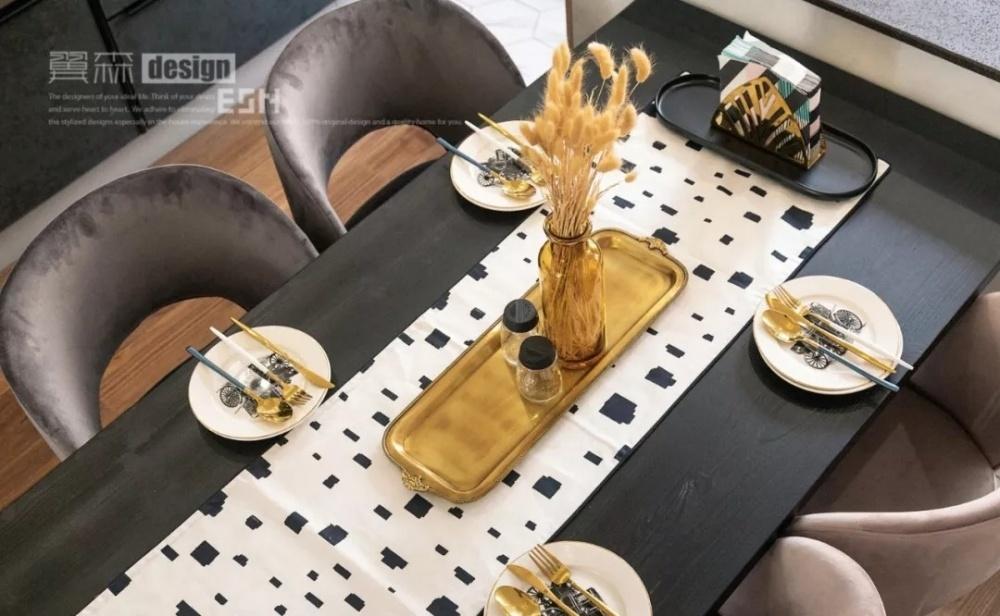 三室两厅的轻奢浪漫空间,互动式设计展现生活美学-57