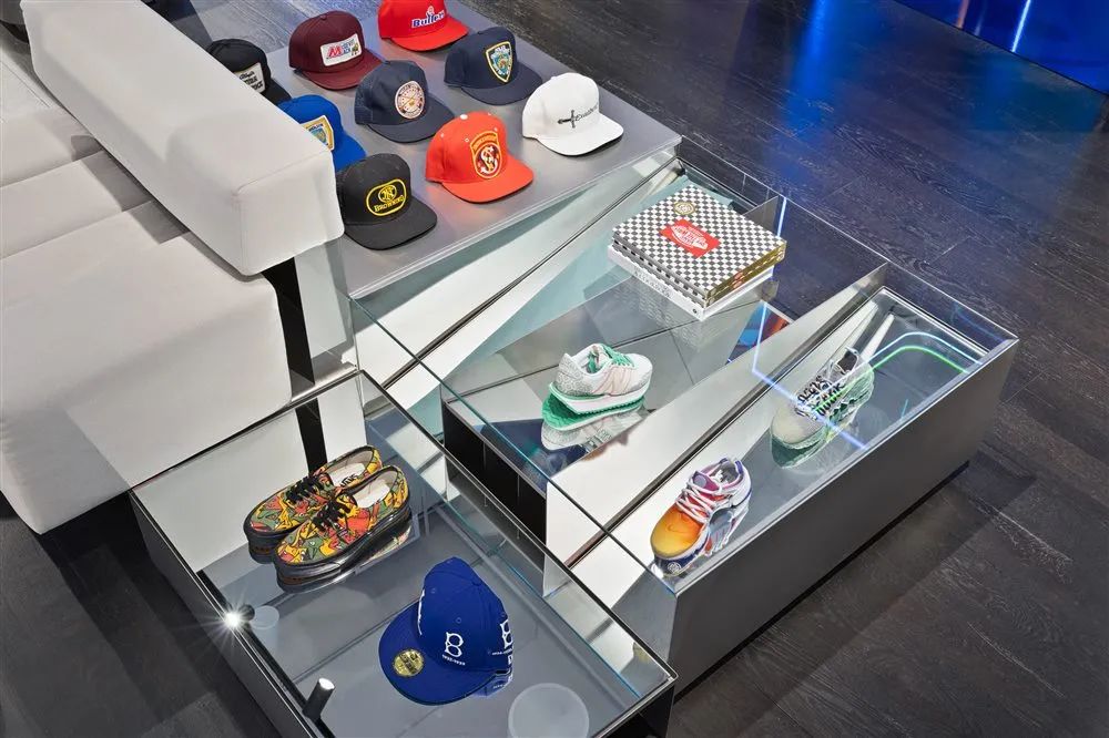 加拿大 Concepts 最新鞋店设计丨Sid Lee Architecture-12