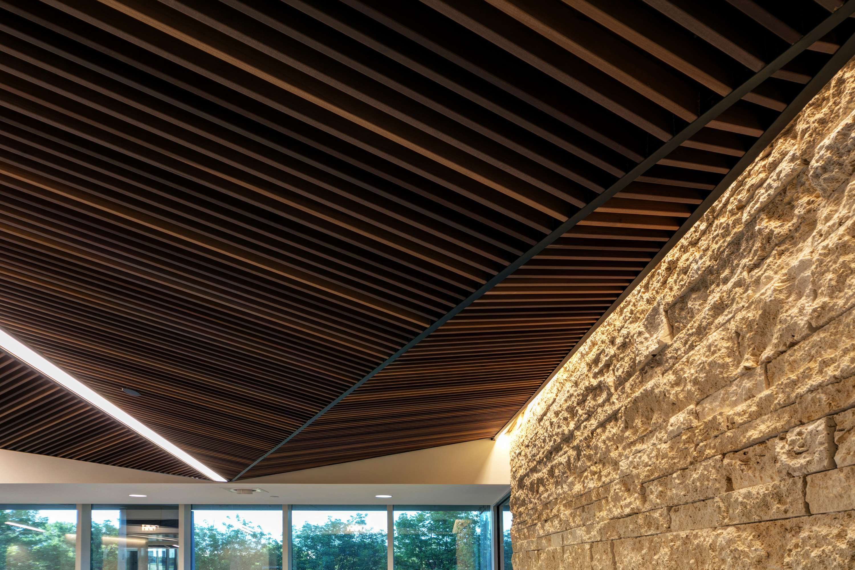 VLK 打造 80 年代办公大楼翻新奇迹-7