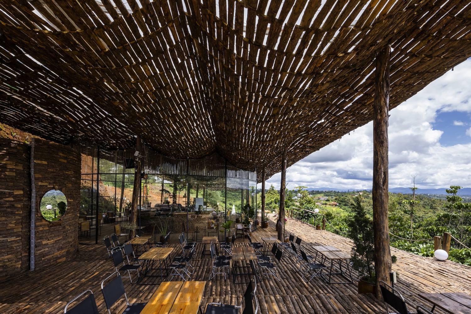 融入自然的宁静咖啡馆丨越南丨The Bloom-14