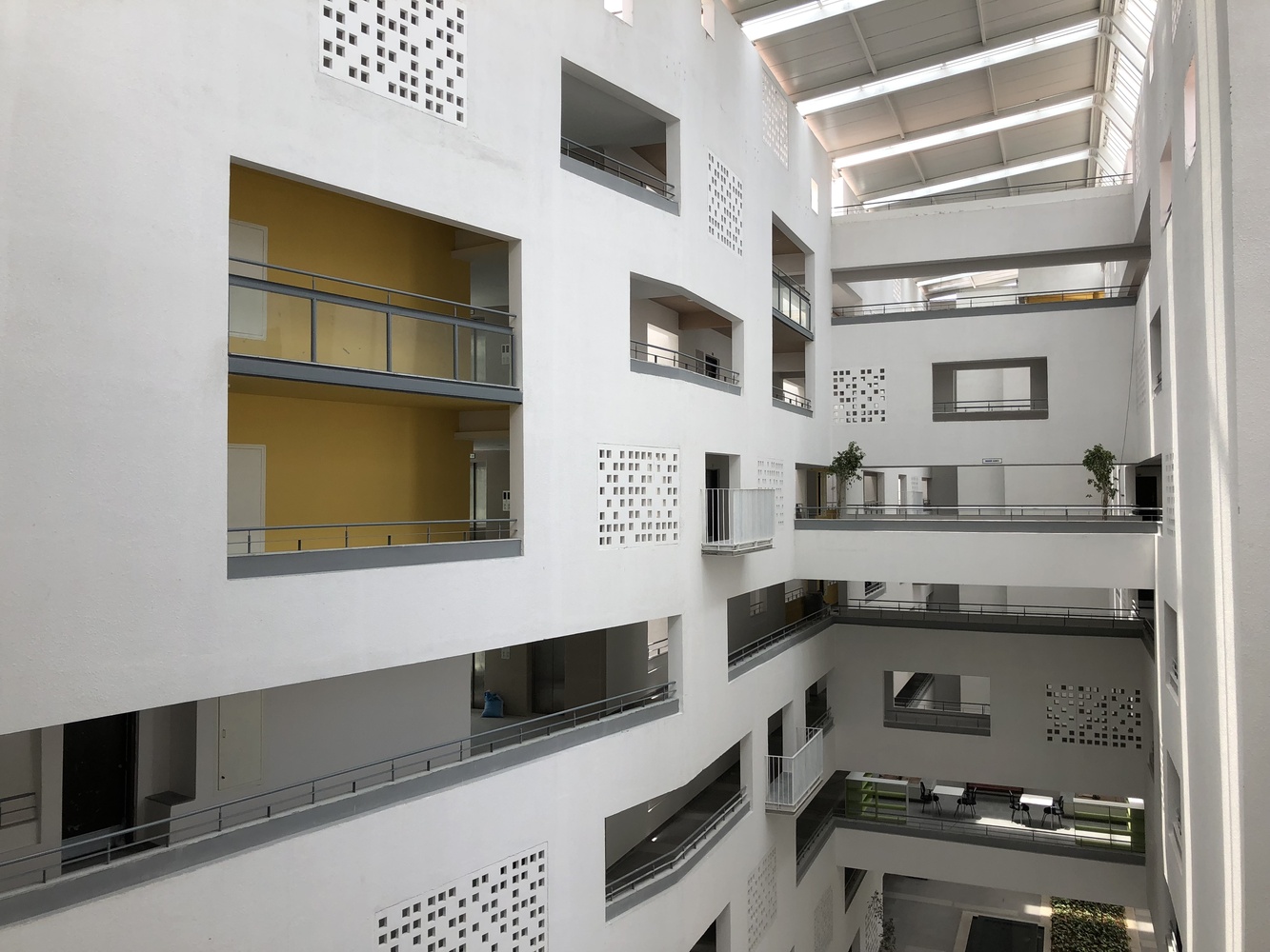 德万哈里的公园边养老院·综合社区生活的活力空间-55