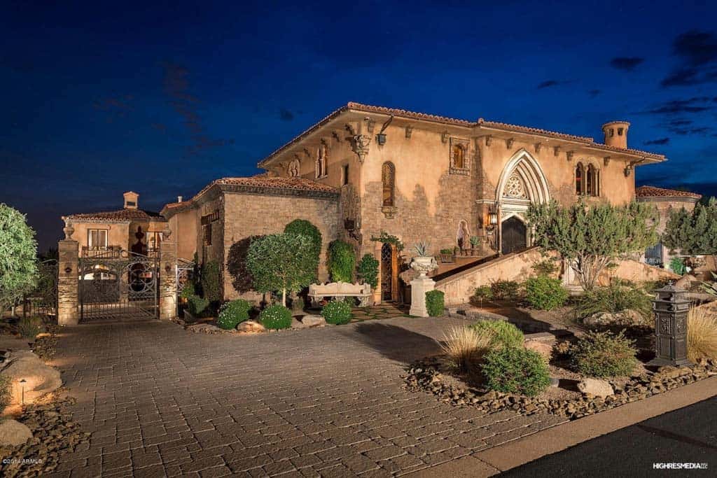 Medieval masterpiece: Italian-inspired gothic villa in Scottsdale-1