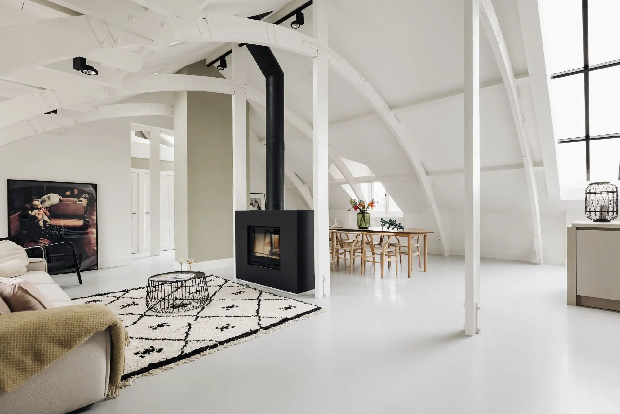 阿姆斯特丹多功能现代公寓，古老建筑的现代新生-3