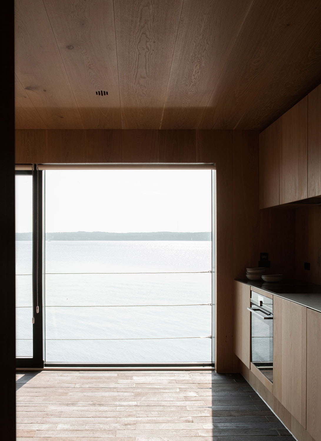 峡湾船屋丨Norm Architects-28