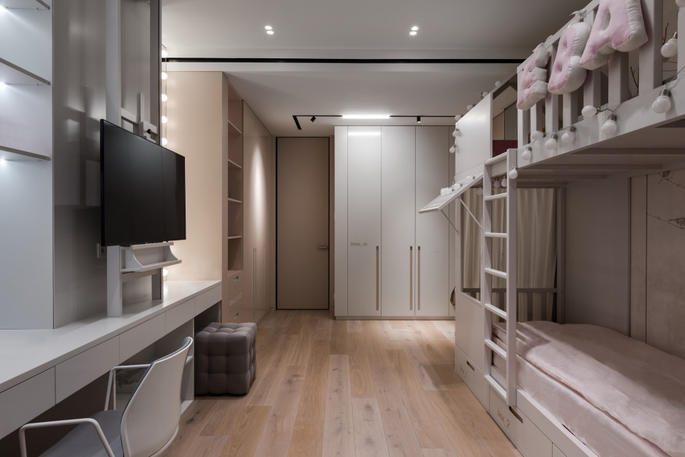 现代家庭公寓的多彩室内设计风格 Deep Chord interior / YODEZEEN Architects-8