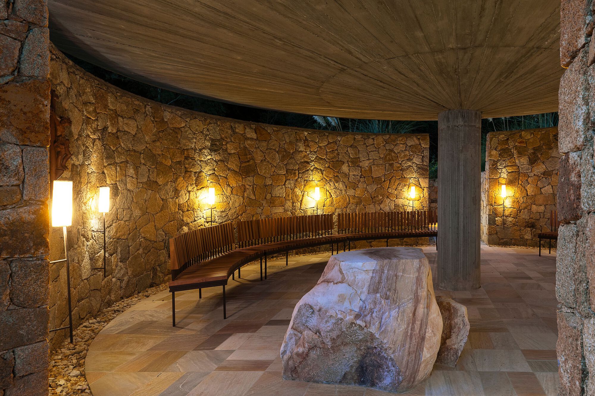 São José 山脉脚下的小教堂丨巴西丨MACh Arquitetos-54