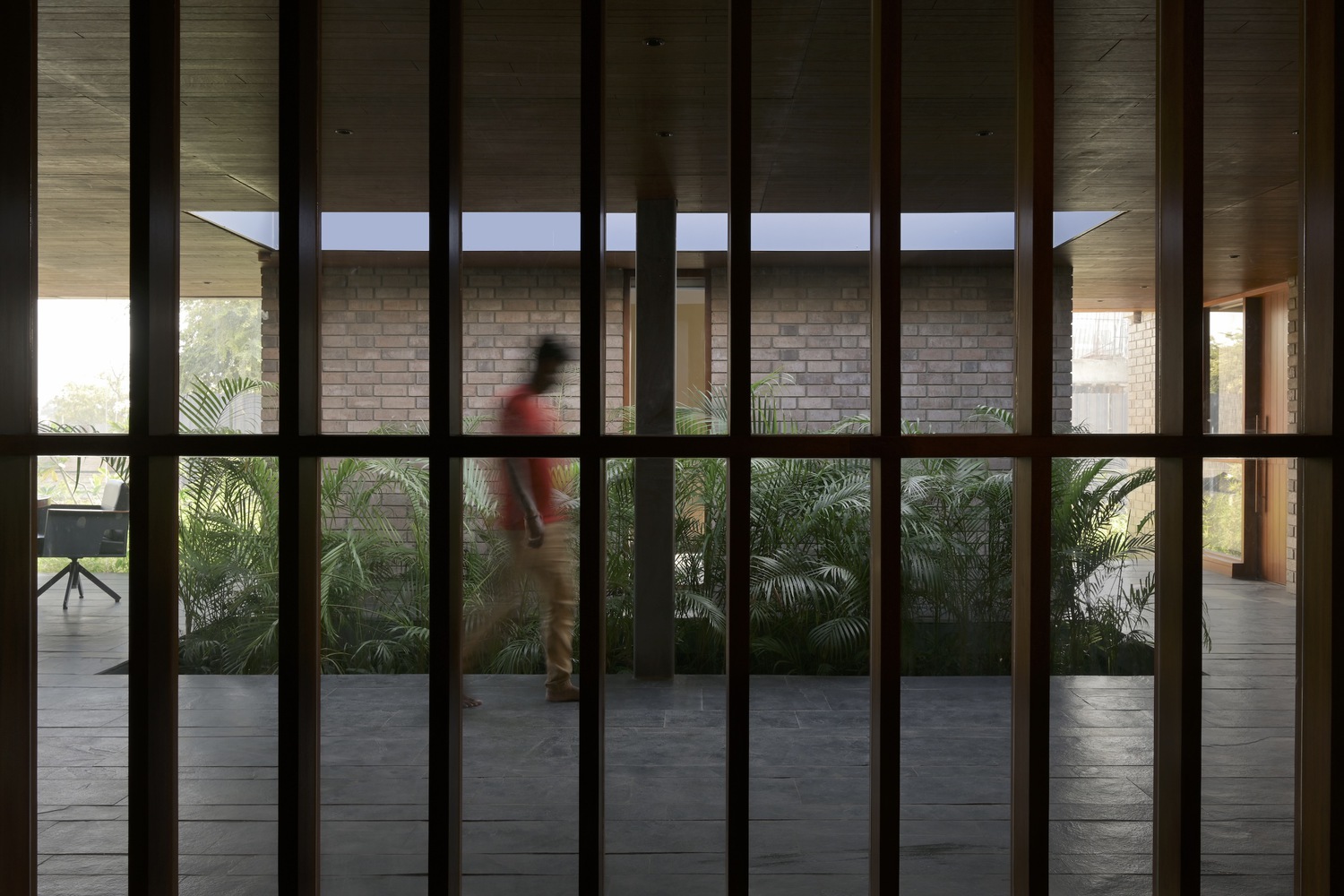 几堵墙和一间屋顶办公室丨inpractice-15