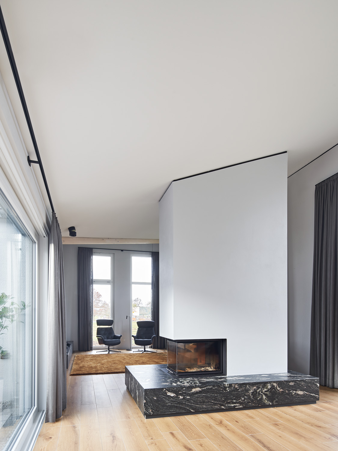 带开放式布局的独栋住宅  buerohauser-20