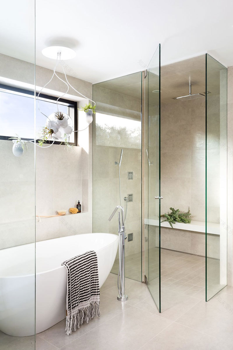 加拿大滑雪胜地现代玻璃屋-11