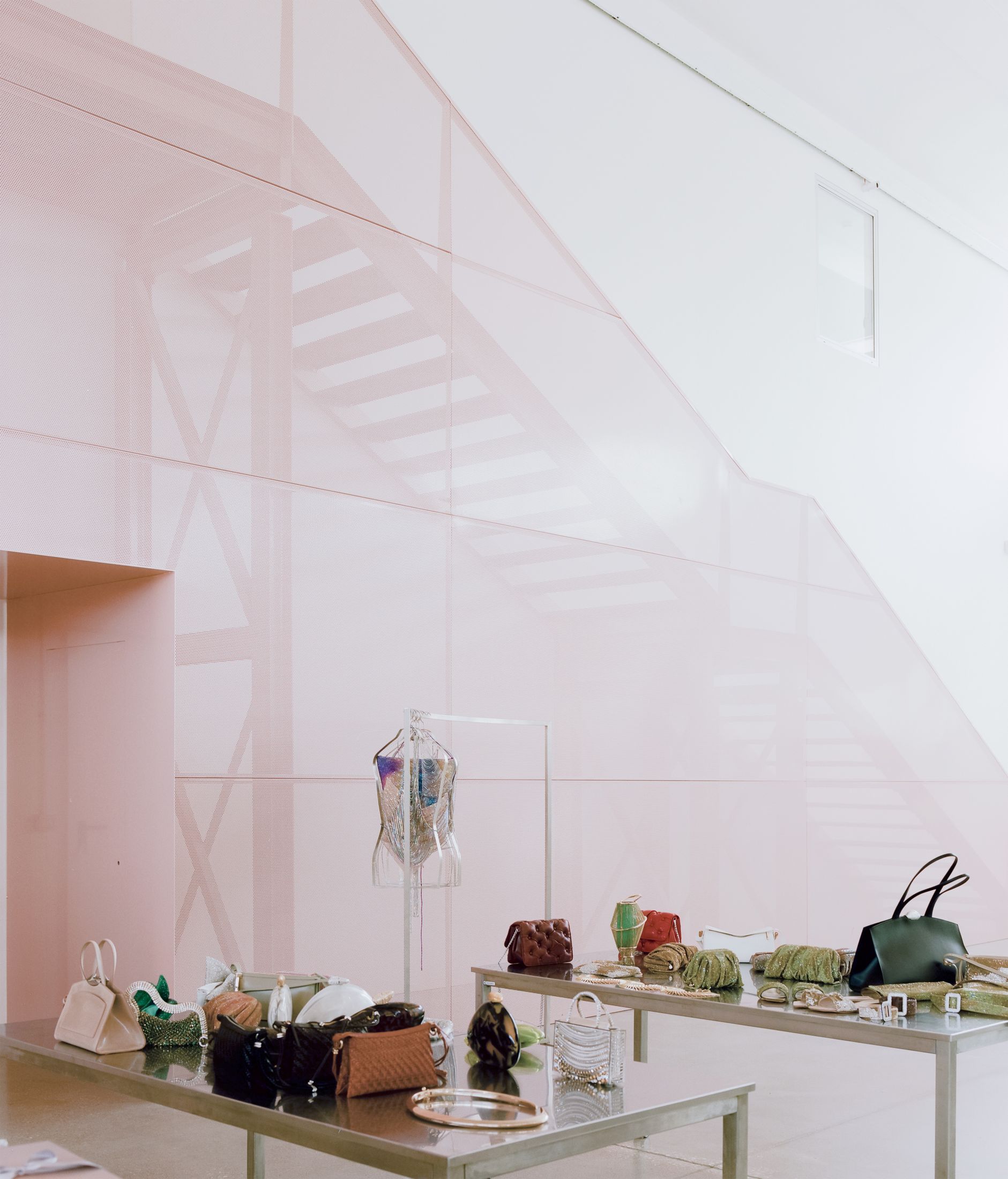 Done and Undone:工业仓库改造为托斯卡纳裁缝总部丨意大利维泰博丨罗马Delta Studio-25