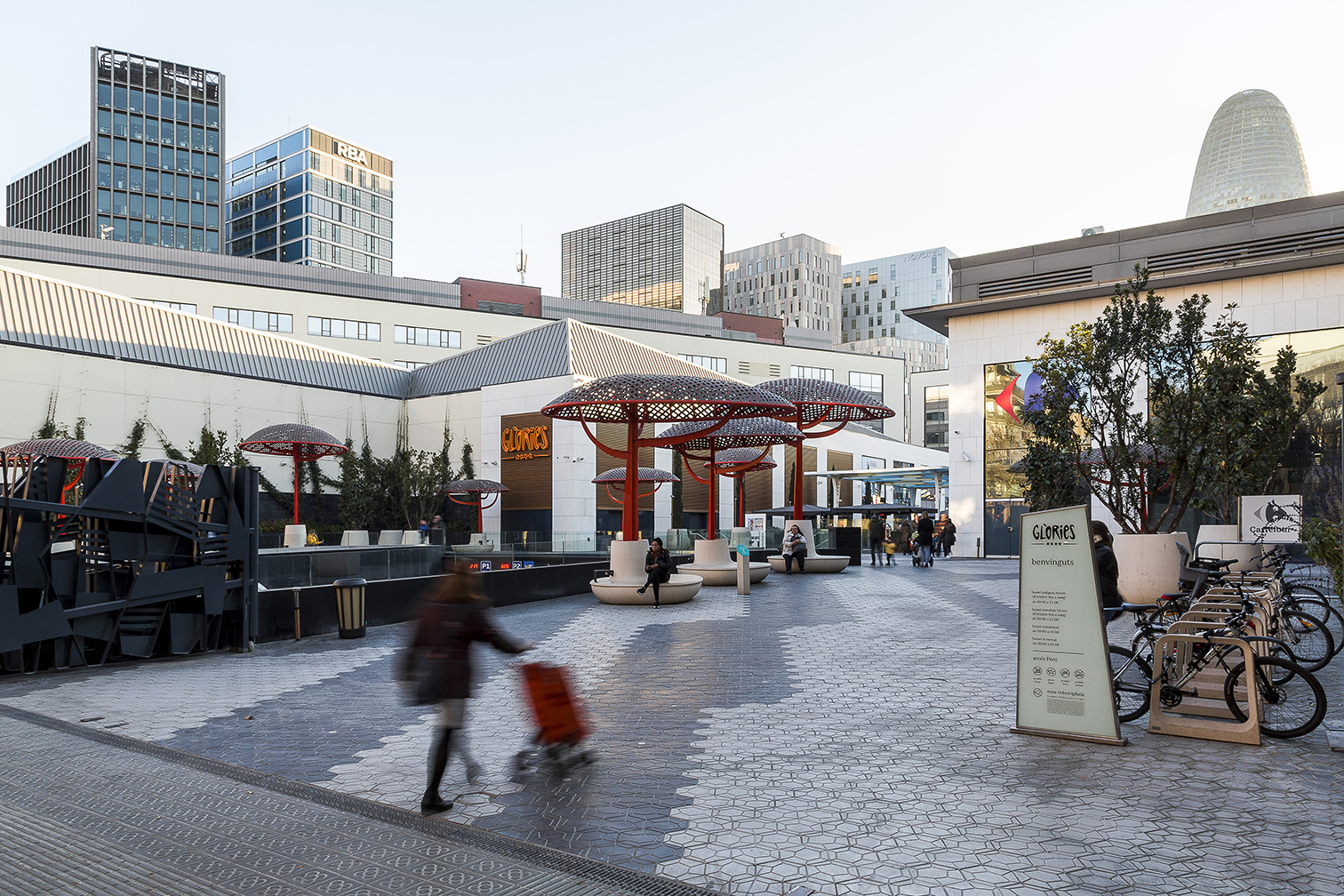 巴塞罗那 Glòries 购物中心翻新 | 旧空间焕发新活力-11