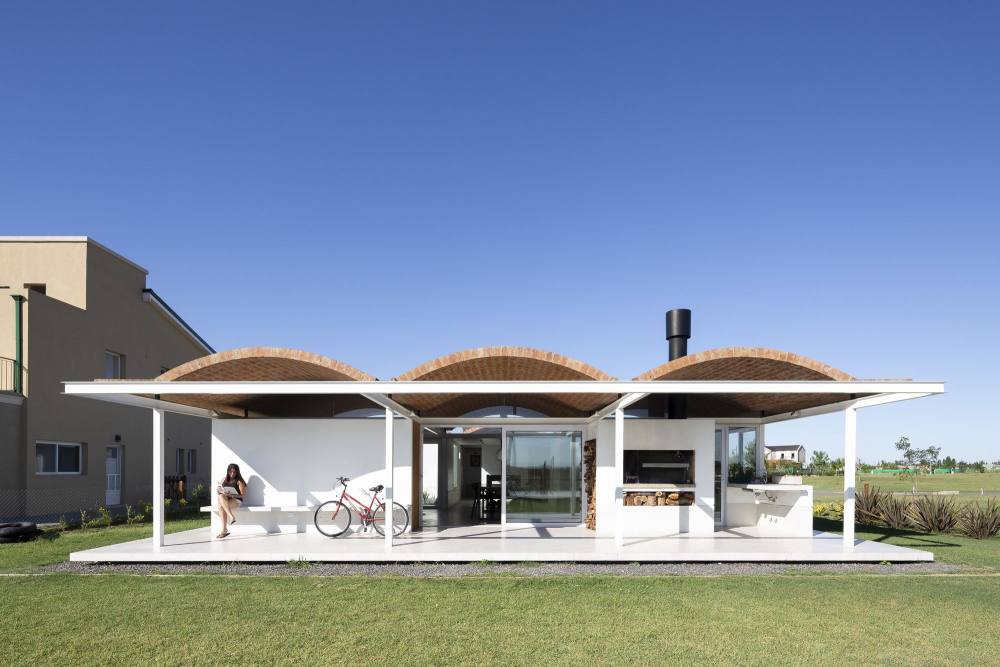 阿根廷Monopoli 住宅，金属框架+瓷屋顶(2021)(Fabrizio Pugliese)设计-23