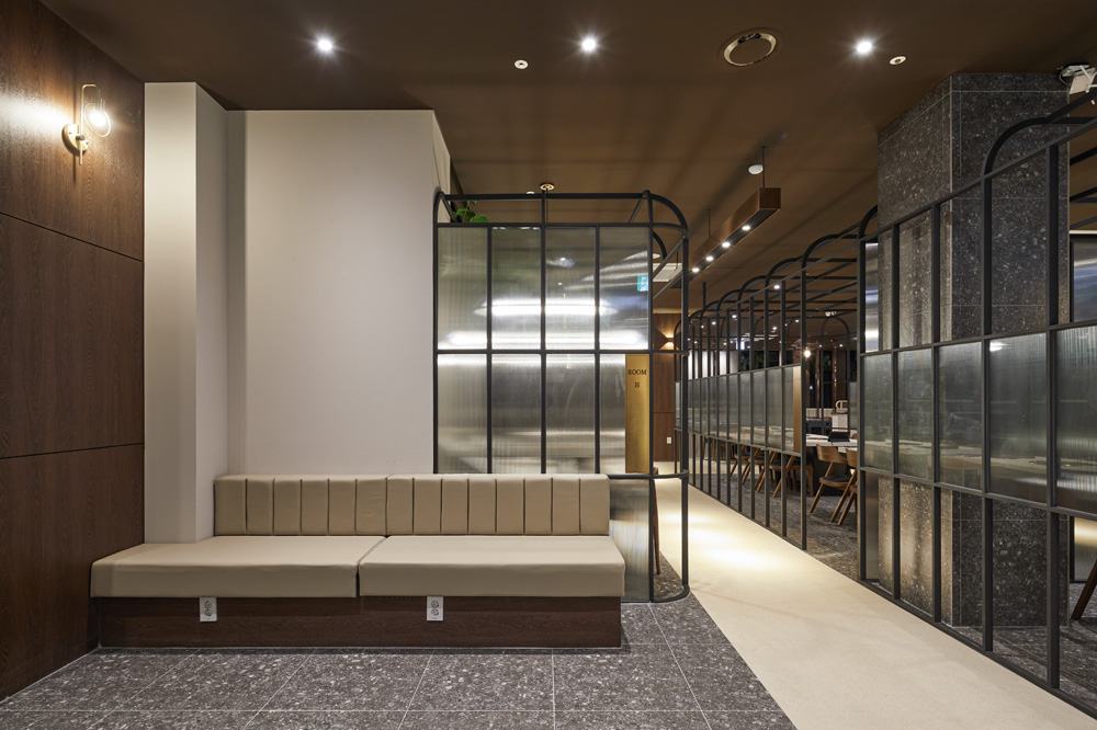 现代风格三层 250 平小户型装修设计-15