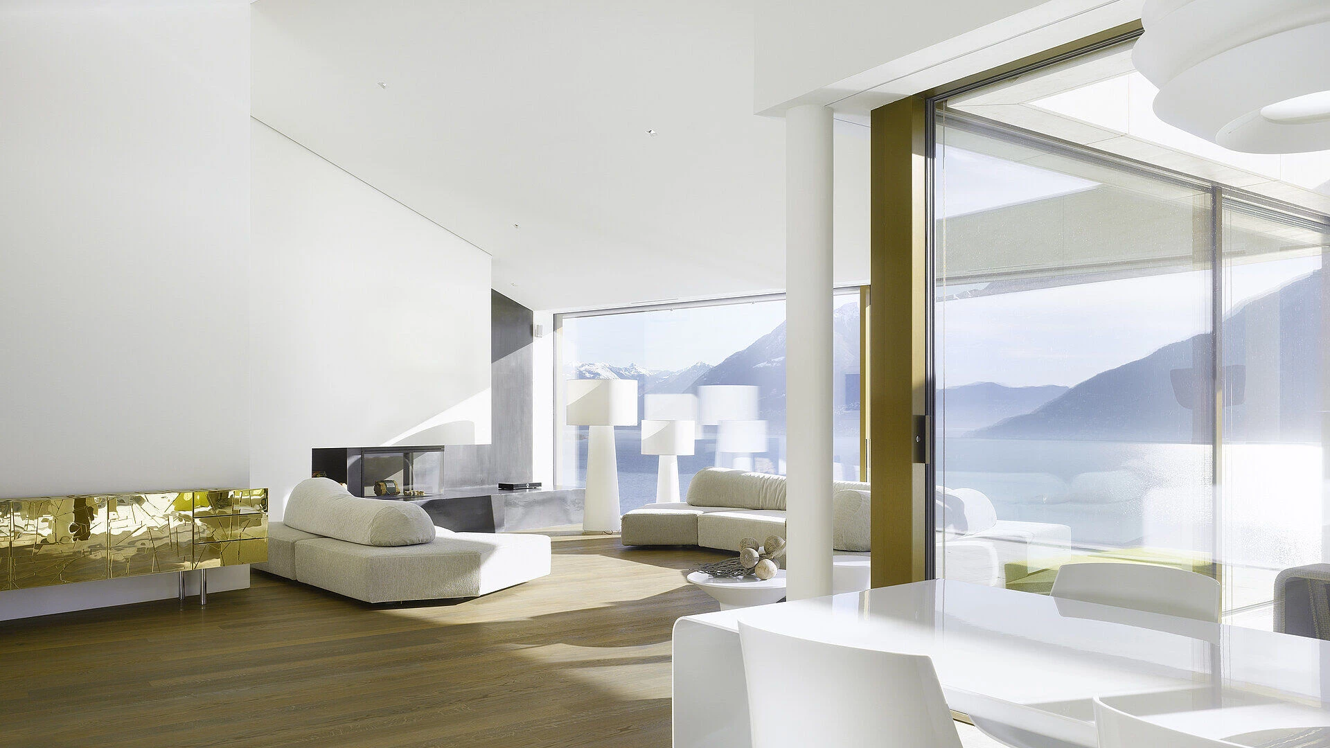 瑞士 Ticino 山间豪华公寓，极致视野与空间利用-9