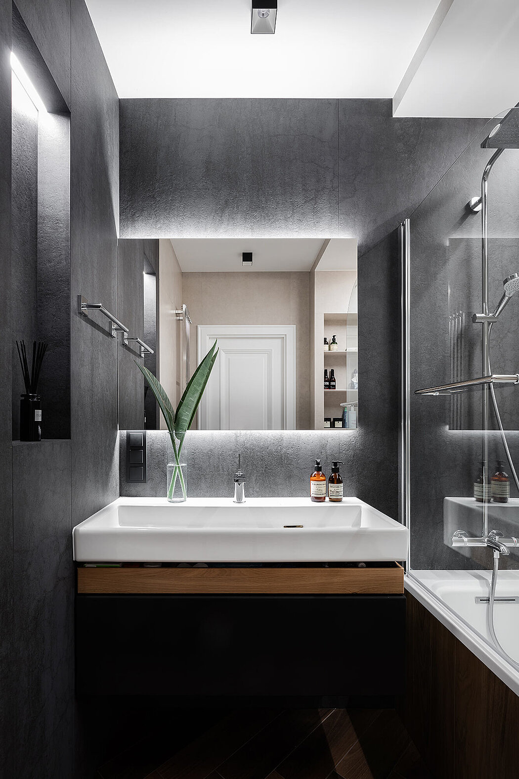 简洁公寓丨俄罗斯圣彼得堡丨Black_Wall-13