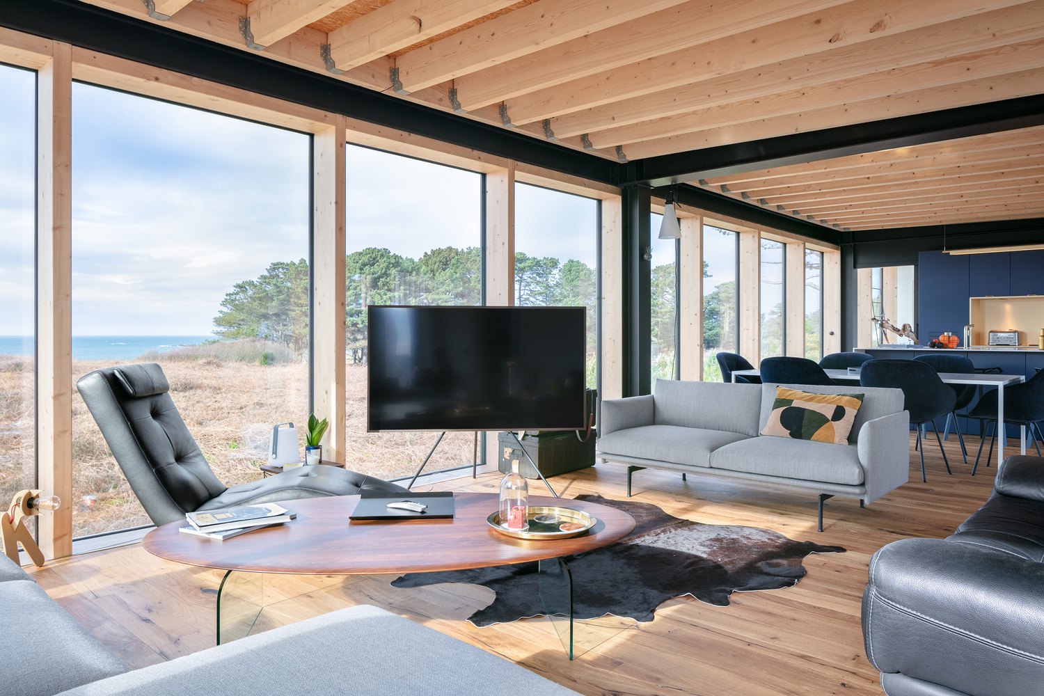 悬浮海景别墅,简约优雅的法式海景之家-12