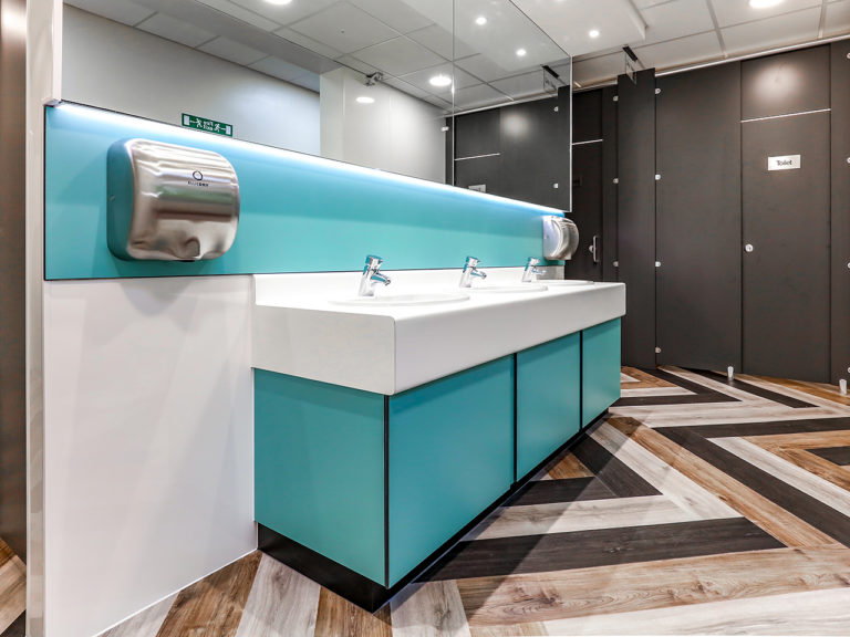 Brentwood School open plan washroom project - Envoplan-10