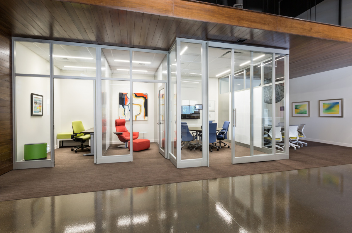 工业仓库中的办公室奇迹-15