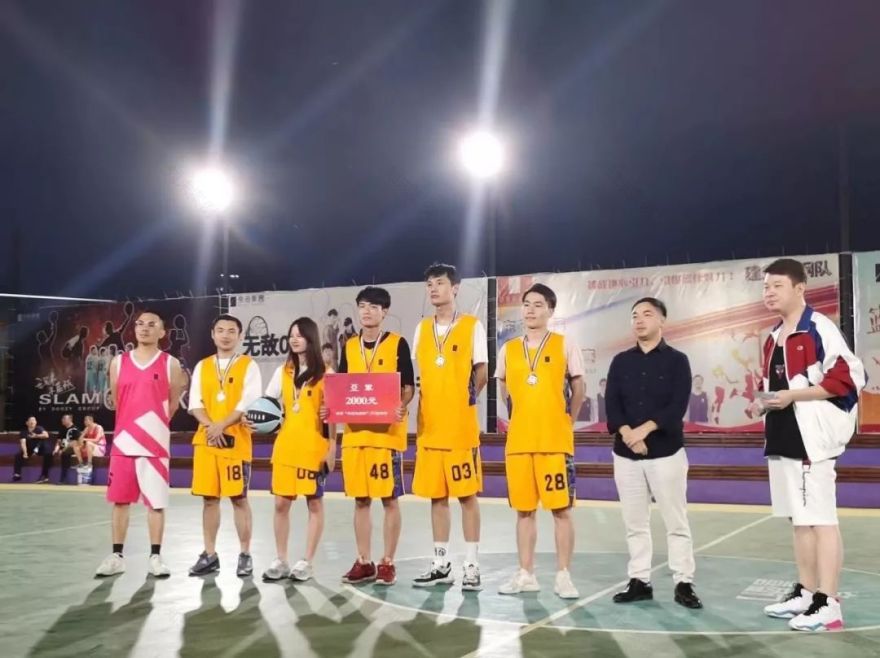 街头篮球赛激情对决,室内设计展现运动魅力-87