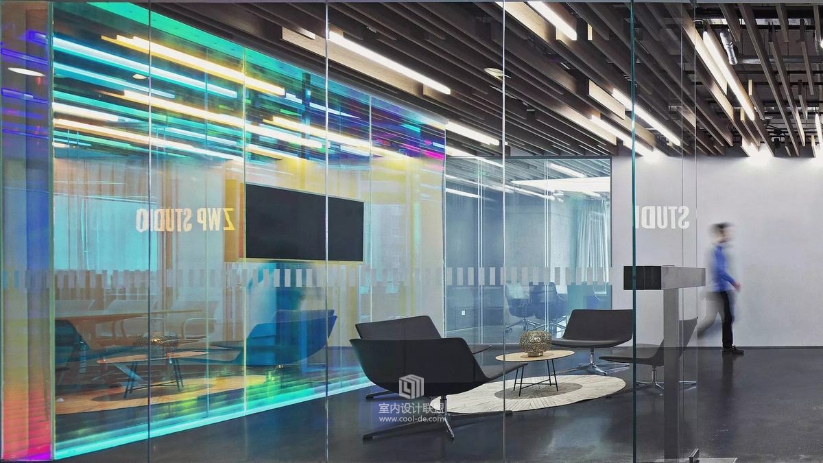 曾卫平设计-光与色的对话，充满艺术创意的办公设计-10