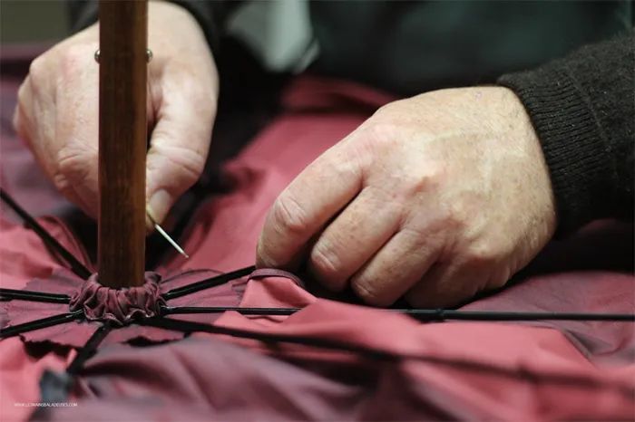 巴黎最后修伞师 | 匠心传承,让旧伞重生-95