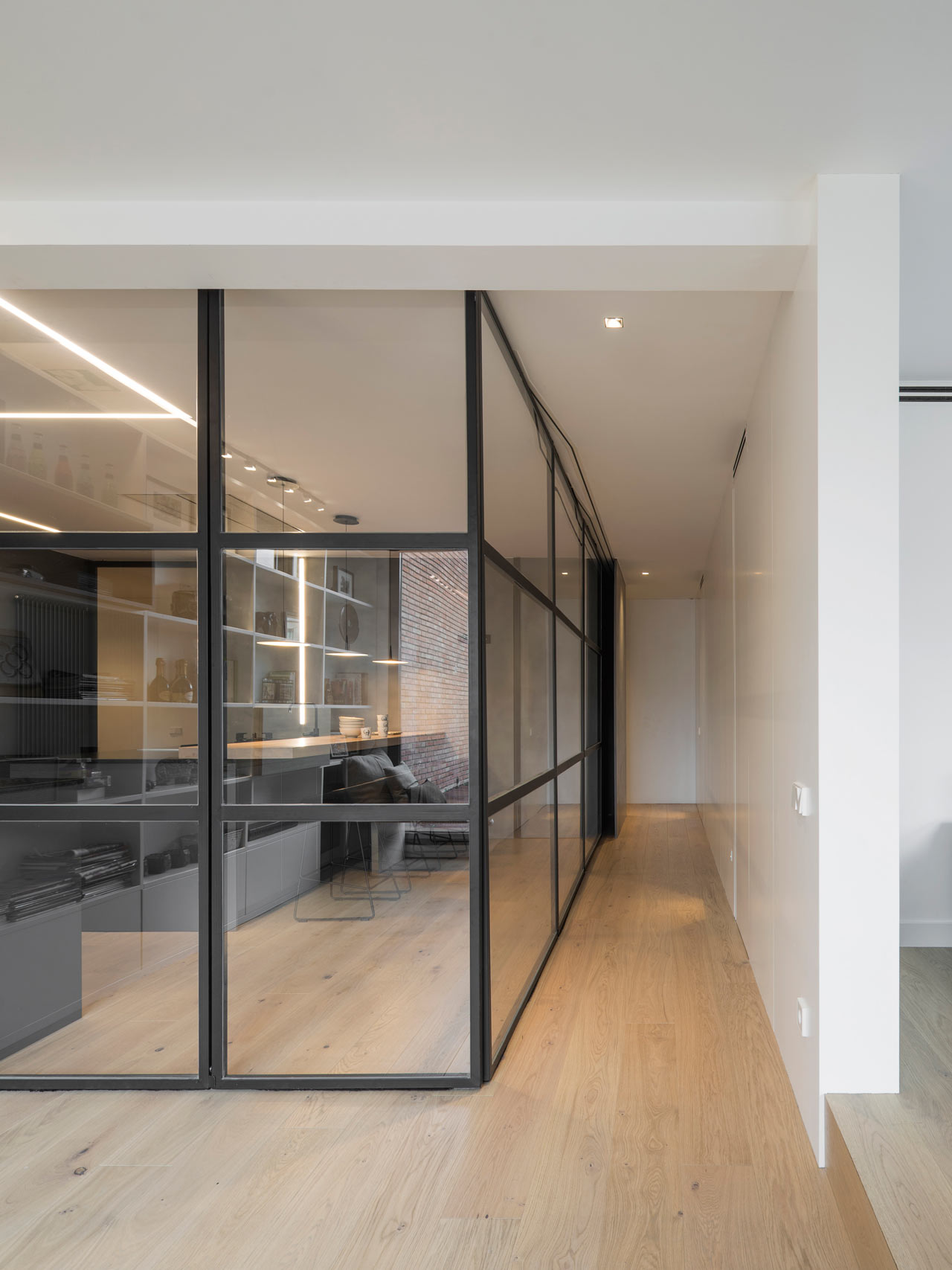 A Barcelona Penthouse Grounded in Natural Light and Black Accents-9