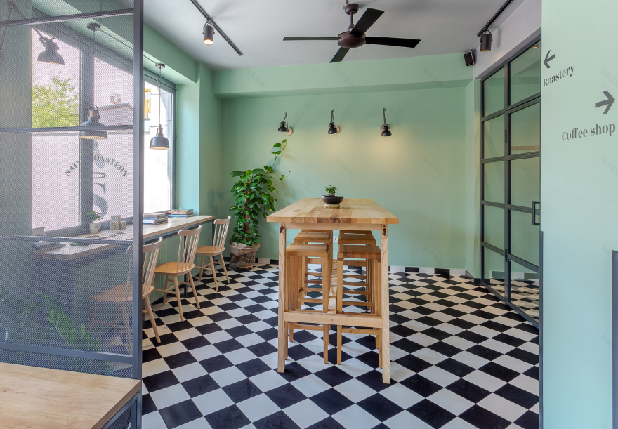 441 设计工作室打造罗马尼亚 Bucharest Saint Roastery 咖啡厅,工业风中融入温暖元素-4