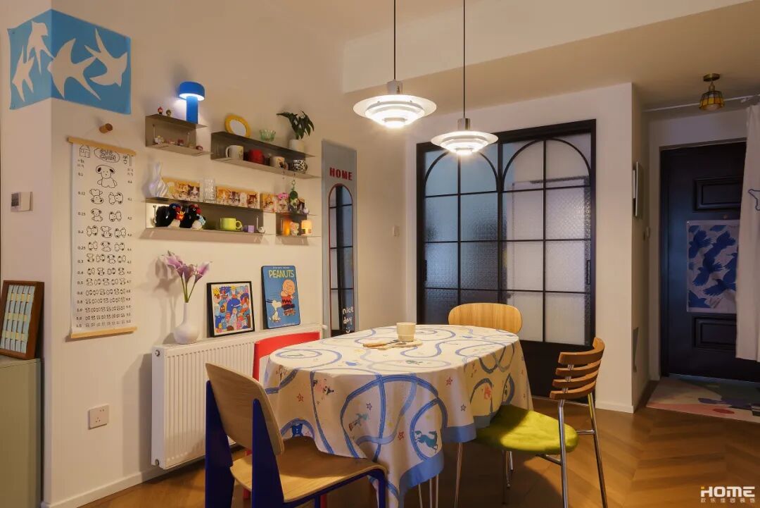 佳园实景|莓想|105㎡包豪斯中古风，三室改两室，大胆鲜活的色彩推门直接被硬控！-49