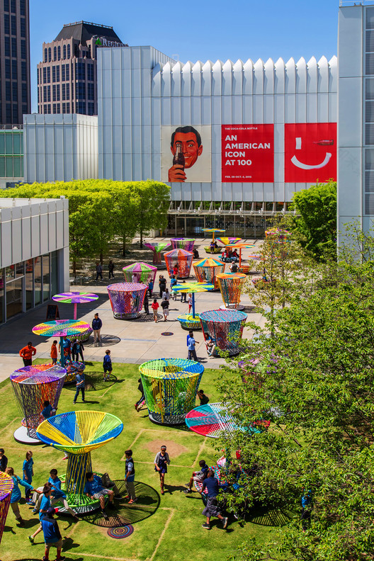 'Los Trompos'临时装置-21