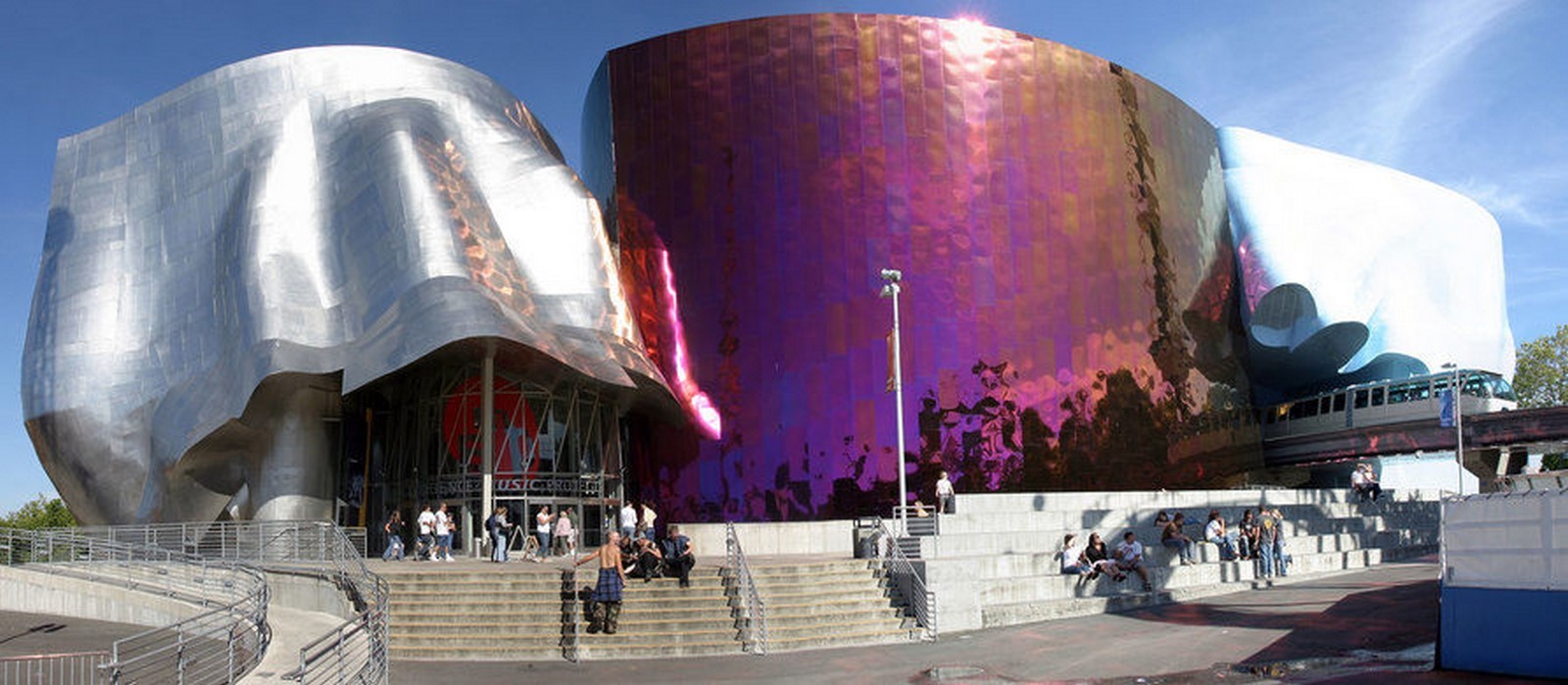 Frank Gehry- 15 Iconic Projects - RTF | Rethinking The Future-44