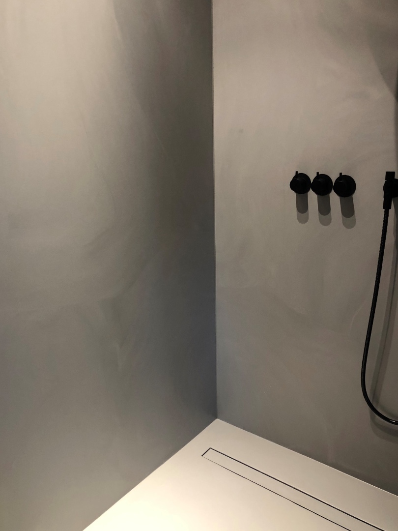 Vloer- en wandafwerking in Gooische villa-12