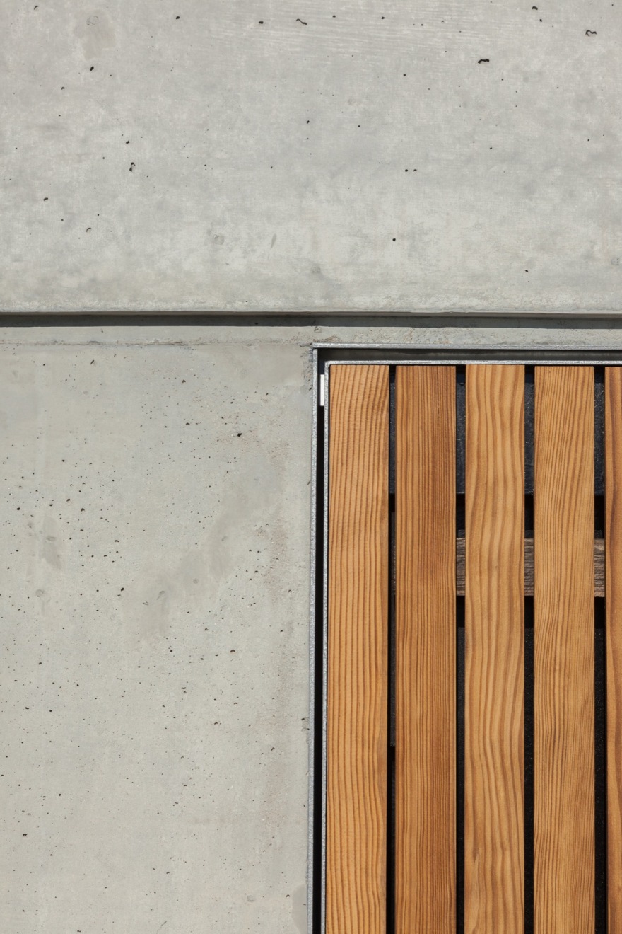 融入地形的葡萄牙私人住宅-22