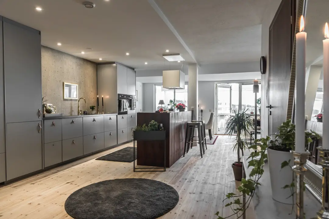 瑞典现代古典公寓的封闭式阳台设计-1