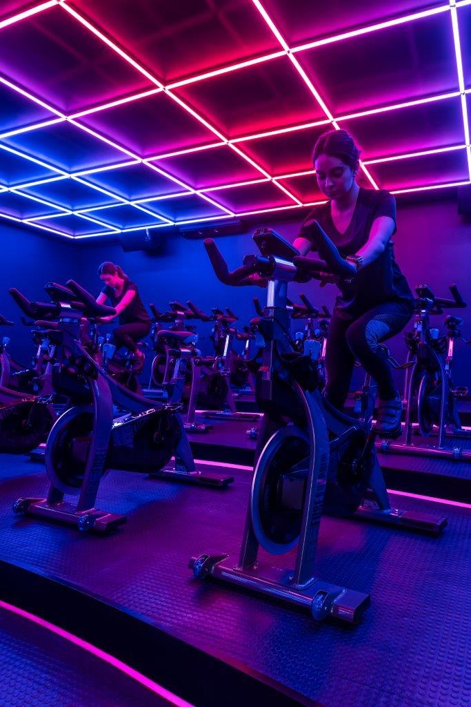 墨西哥动感单车健身房“REFUSE!”-14