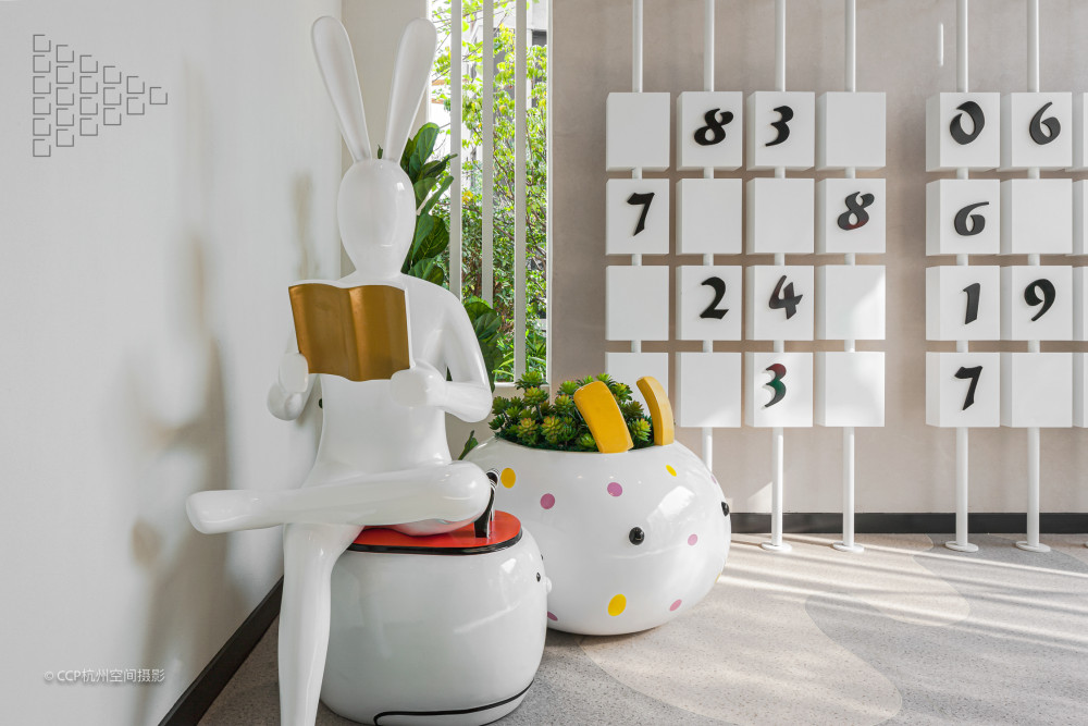 肇庆雅居乐香港城现代架空层空间设计丨中国肇庆丨鲲誉-25