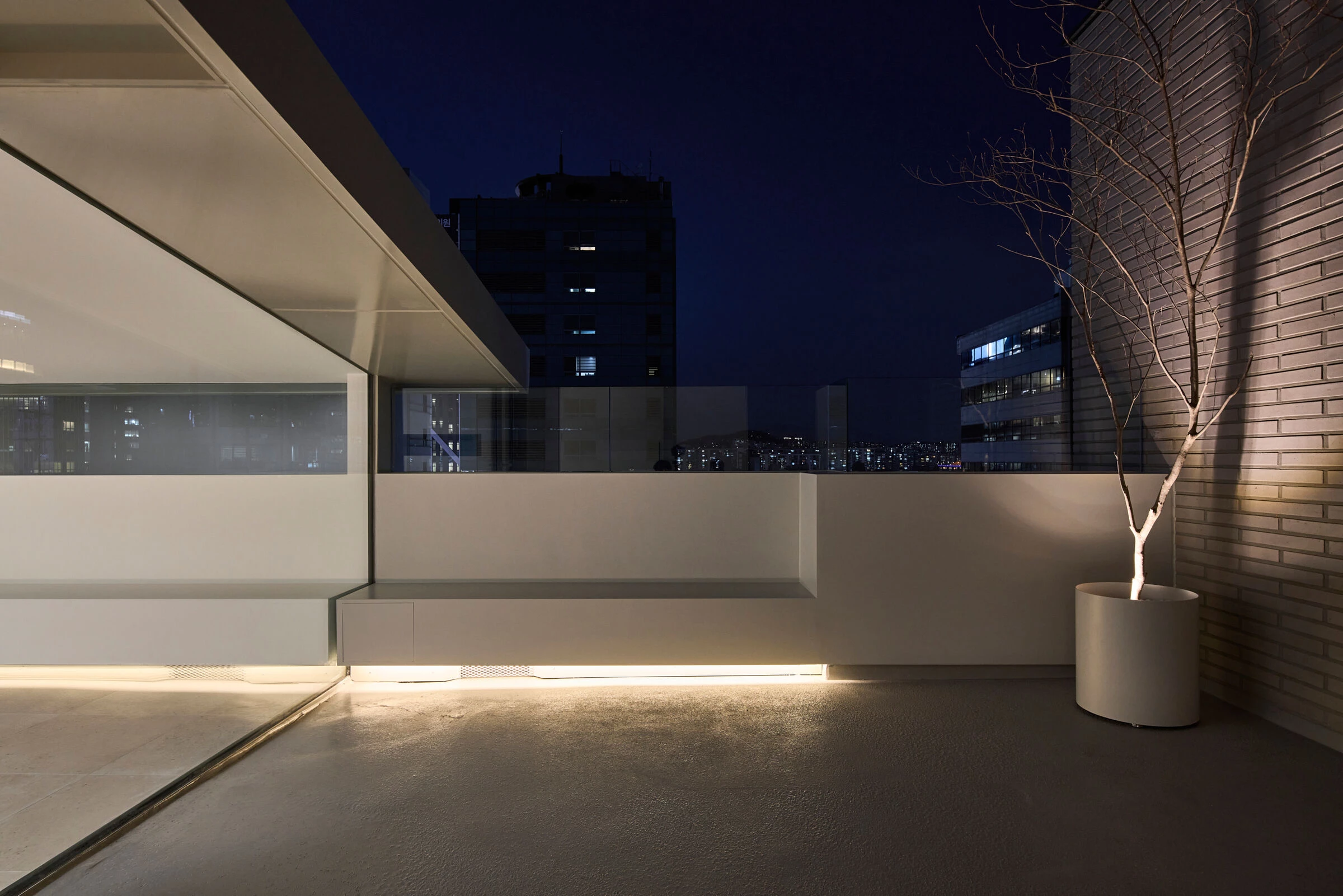 首尔 Nonhyeondong Rooftop 极简空间设计丨韩国首尔丨Space matter-24