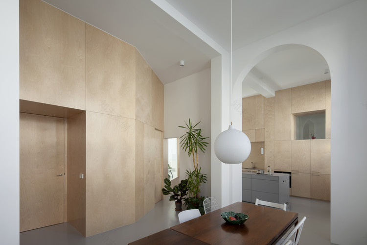 荷兰海牙老校舍改造家庭公寓-5