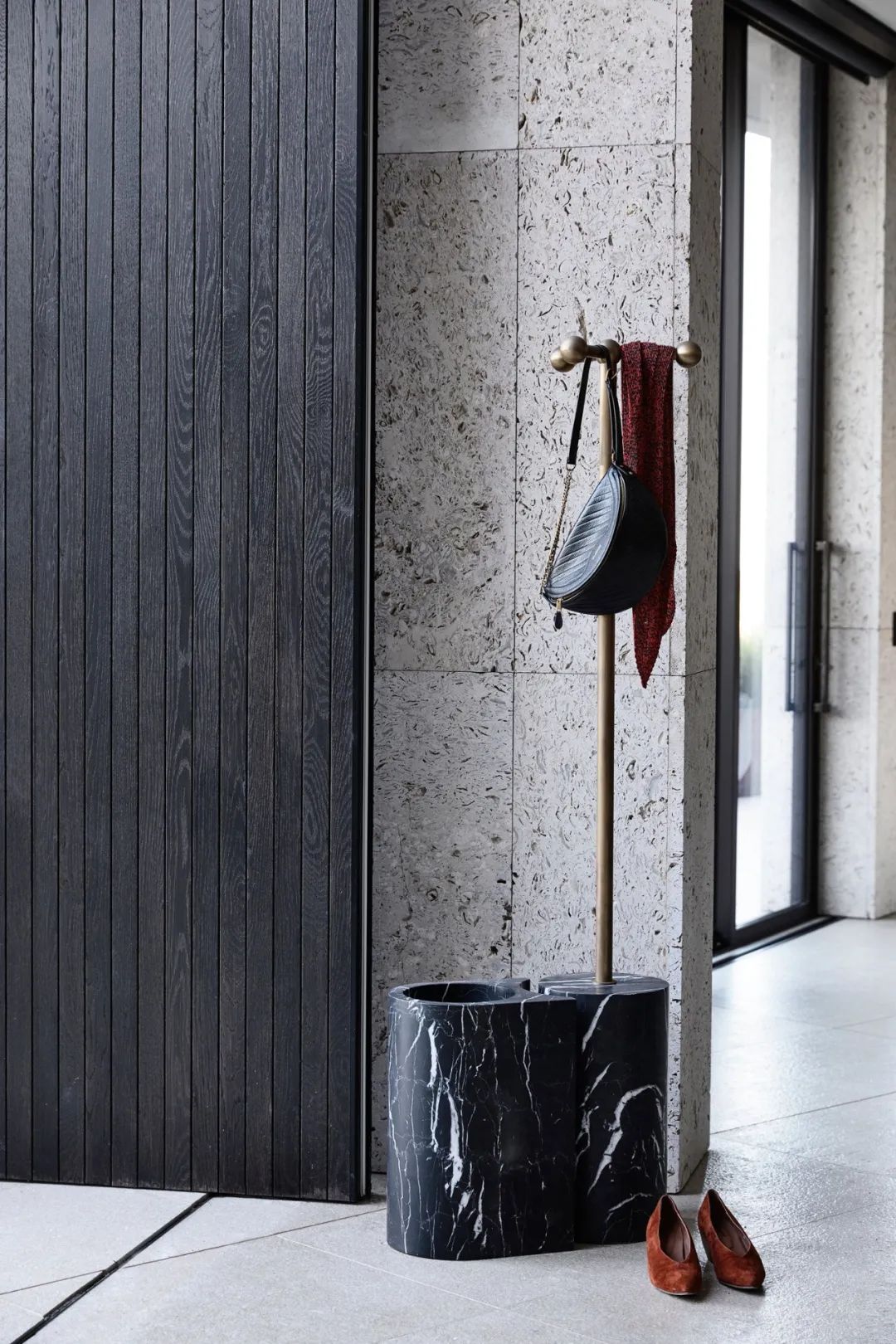 海滨暗调别墅丨Simone Haag-3