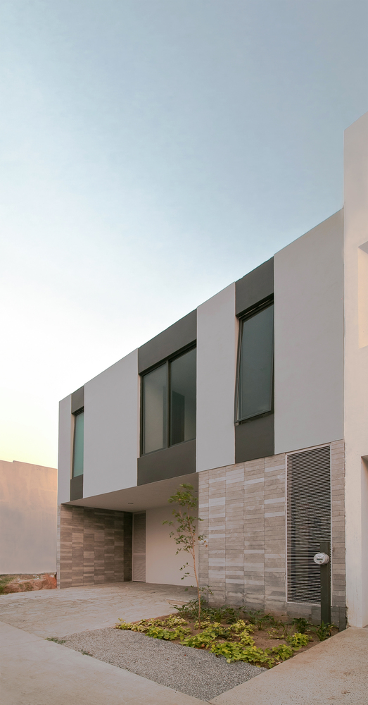 墨西哥双独栋住宅的“庭院”设计-30