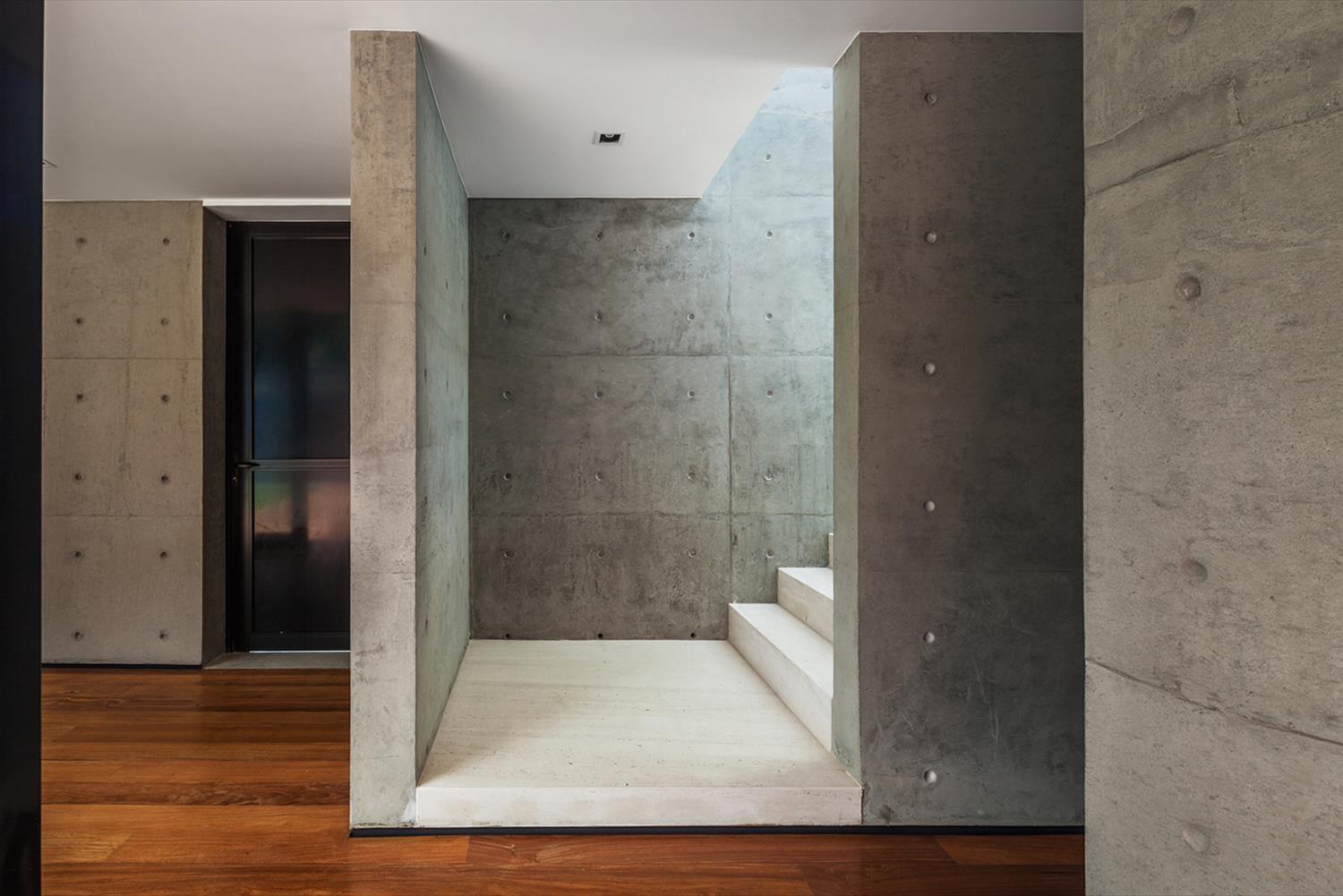 巴西不规则住宅设计,绿色庭院与现代建筑的完美结合-13