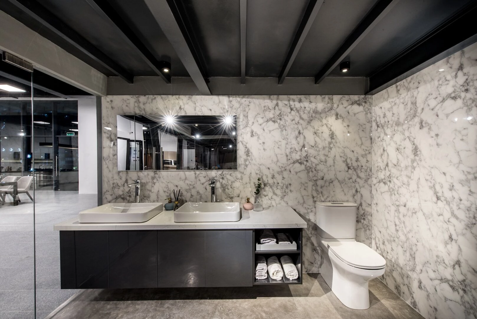 越南河内 Rehau 展示厅——创新材料展示与办公空间的完美融合-29