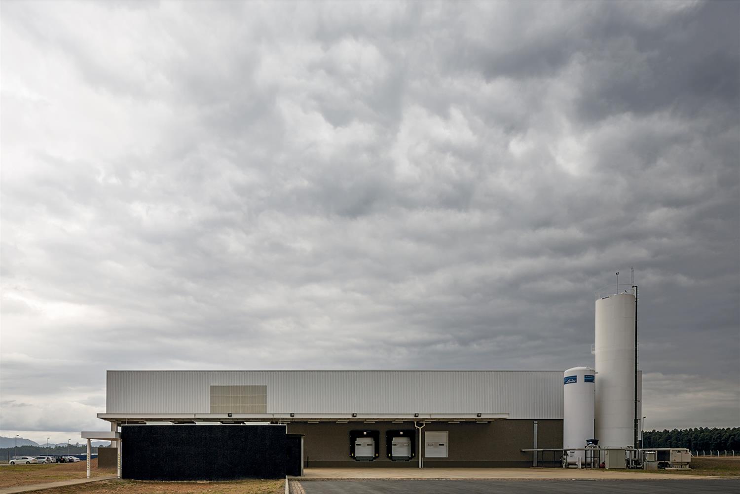 巴西 ThyssenKrupp Presta 工业园,LoebCapote 打造独特工业风格建筑-1