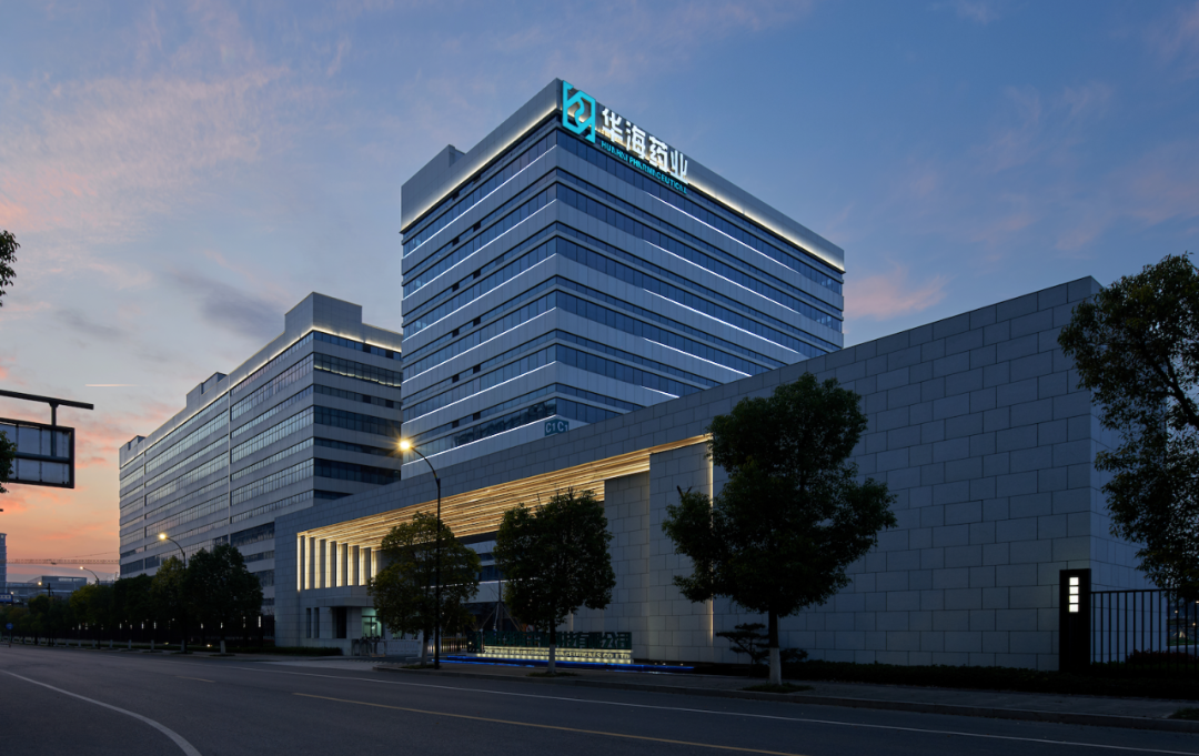 匀光线条灯，为华海药业园区打造简约舒适夜景-7